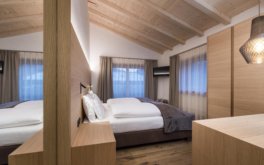 Villa Tony - Small Romantic Hotel Corvara In Badia Exterior photo