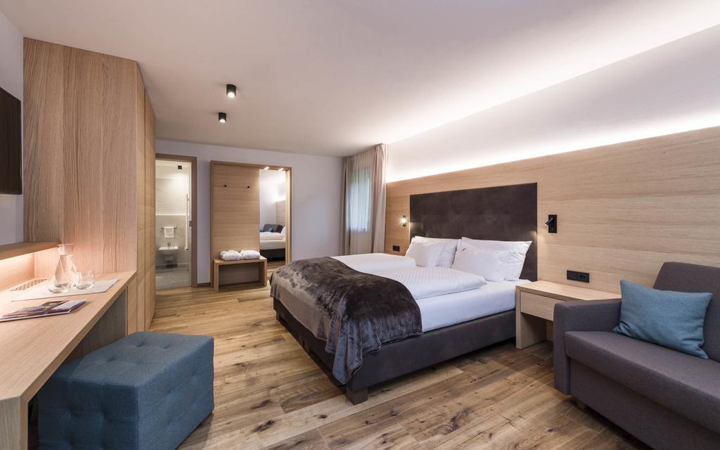 Villa Tony - Small Romantic Hotel Corvara In Badia Exterior photo