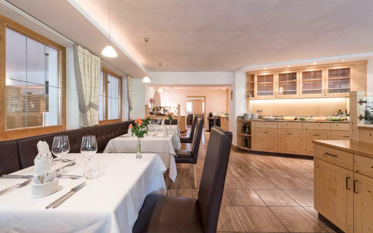Villa Tony - Small Romantic Hotel Corvara In Badia Exterior photo